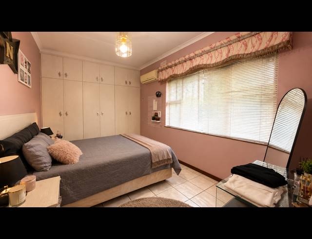 4 BEDROOM FREESTANDING FOR SALE IN BEREA WEST
